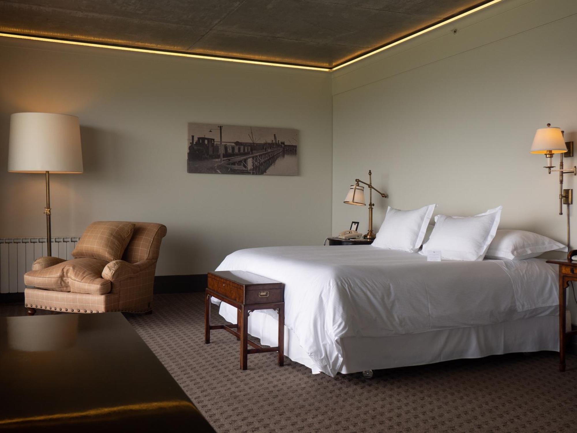 The Singular Patagonia Hotel Puerto Natales Exterior photo